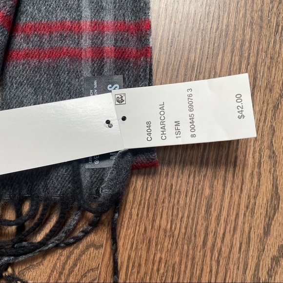 NWT Mens Steve Madden Charcoal made in Italy soft thinner, but warm scarf. - Picture 6 of 7